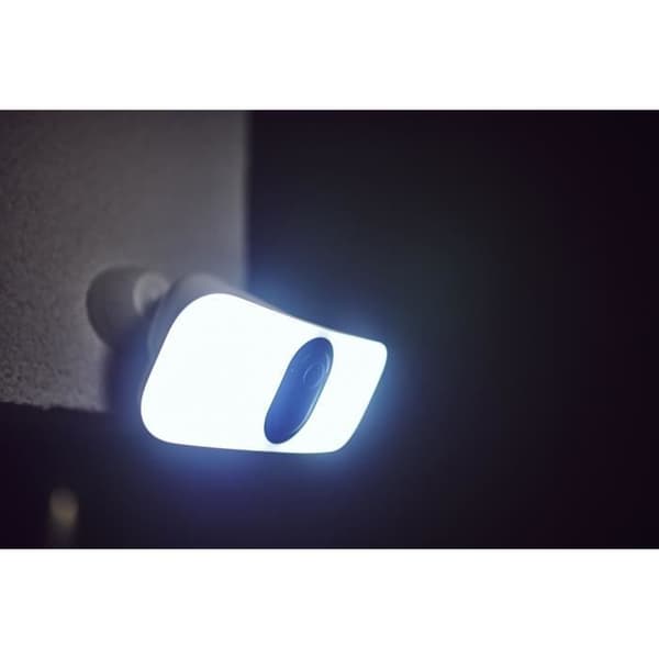 Arlo Pro 3 Floodlight övervakningskamera - Trådlöst WiFi - Svart - 2K - Kraftfull integrerad spotlightbelysning