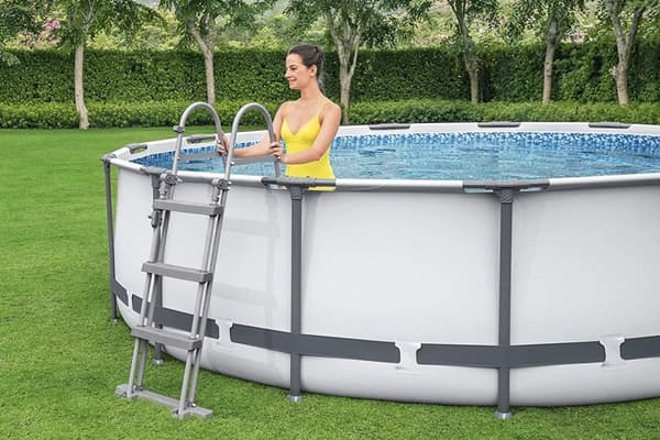 Bestway Steel Pro Max 549x122 cm Familie Pool Sæt med Pumpe, Stige & Dække