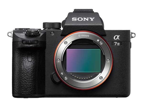 Sony a7 III ILCE-7M3K - Digitalkamera - spegellöst - 24.2 MP - Fullständig ram - 4 K / 30 fps FE 28-70mm OSS-objektiv - Wi-Fi, NFC, Bluetooth - svart