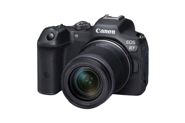 Canon EOS R7 + RF-S 18-150mm IS STM, 32,5 MP, 6960 x 4640 pikseliä, CMOS, 4K Ultra HD, Kosketusnäyttö, Musta