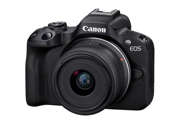 Canon EOS R50 - Digitalkamera - spegellöst - 24.2 MP - Fullständig ram - 4 K / 30 fps - 2.5x optisk zoom RF-S 18-45 mm F4,5-6,3 IS STM objektiv - Wi-