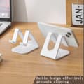 Miniatyrbillede 5 af 5: Hvidt mobil- og tabletstativ | Sengeborde/borde/universalstøtte | Til iPhone, iPad – sødt og praktisk design