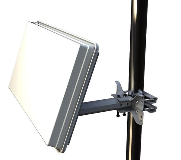 Selfsat H30D2 plattantenn - med LNB Twin
