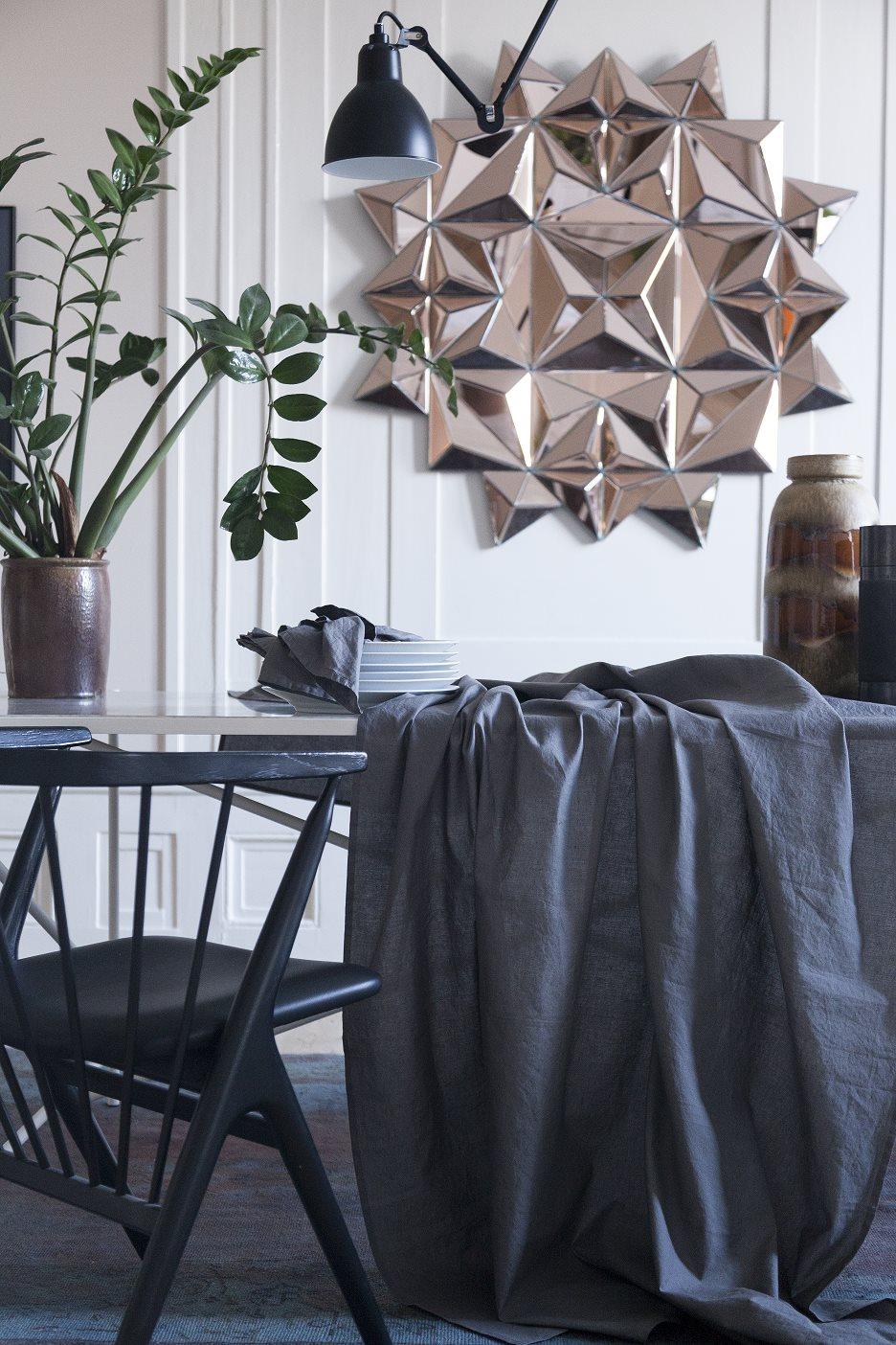 Semibasic Dine Bordsduk 140x220 cm Dark Grey