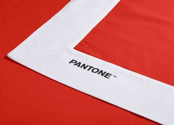 Sweet home duk - PT 04270406 - Pantone(TM) Rektangulär duk 8 Platser 140 x 240 cm, 100% bomull, 220 g, Röd