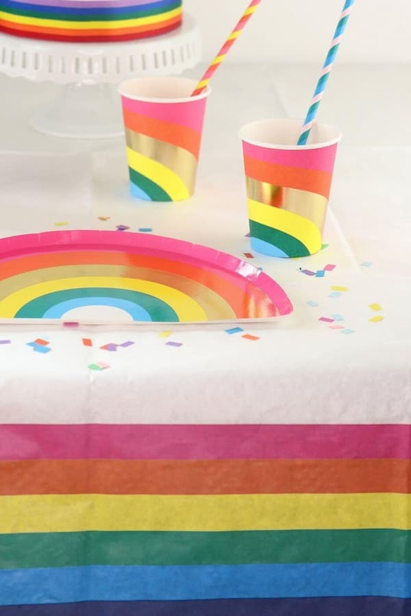 Bordsduk i Papper Regnbågsmänstrad Rainbow