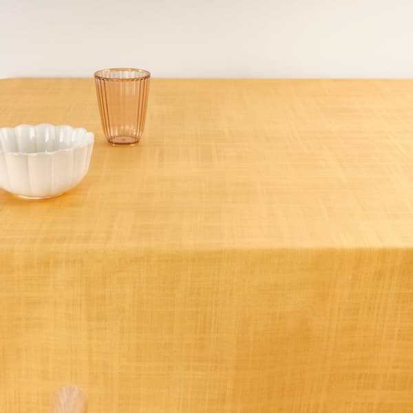 Fläckresistent bordsduk i harts Belum Liso Senap 150 x 150 cm