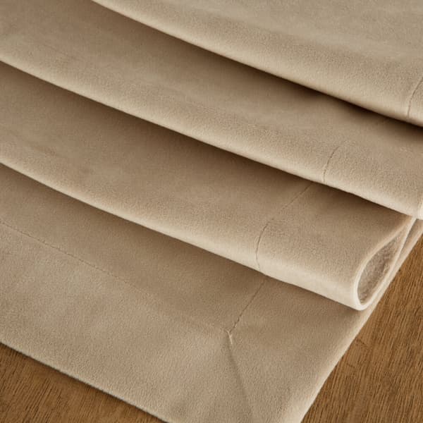 MELINDA dekorativ servett 40x30 x4 gjord av beige sammet med en dekorativ remsa