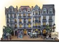 Miniatyrbild 3 av 6: European Townhouse Miniature Scene - perfekt för LED-ljusbelysta fönster