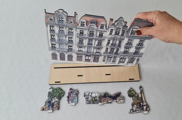 European Townhouse Miniature Scene - perfekt för LED-ljusbelysta fönster