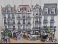 Miniatyrbild 1 av 6: European Townhouse Miniature Scene - perfekt för LED-ljusbelysta fönster