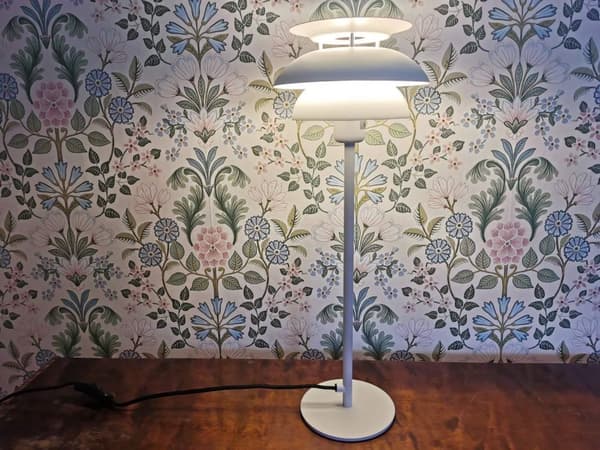 Bordslampa Flora Vit 55 cm - Eklunds Metall