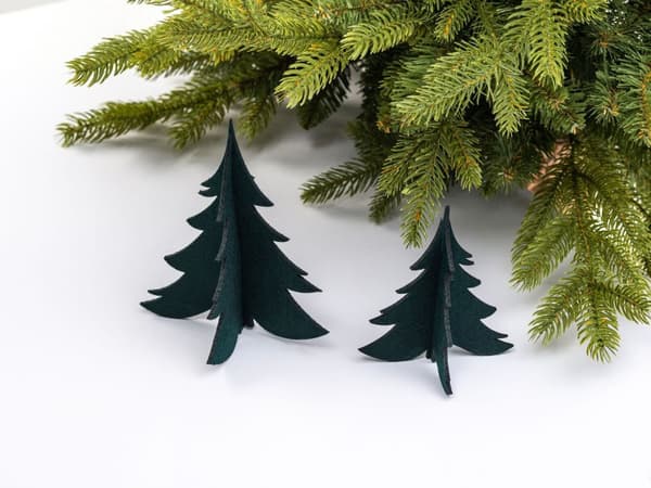 Juldekorationsset JULGRAN, filt, 1 st. h 16,5 cm och 2 st. h 13 cm Mörkgrön