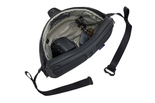 Thule Tact - Bältesväska för surfplatta - 5L - 100% recycled 420D polyester with PU face coat - svart - 7"