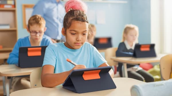 Logitech Rugged Combo 3 For Education - tastatur og folio-etui - Apple Smart-stik - K-12 uddannelse - til Apple 10,2" iPad (7. generation, 8. generati