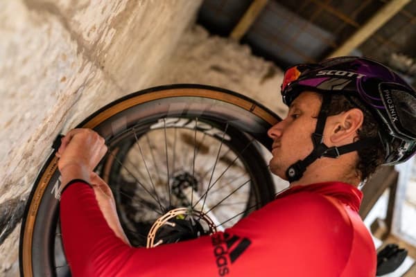 HORNIT Clug Pro MTB Plus XXL pyöräteline musta 7765PCP