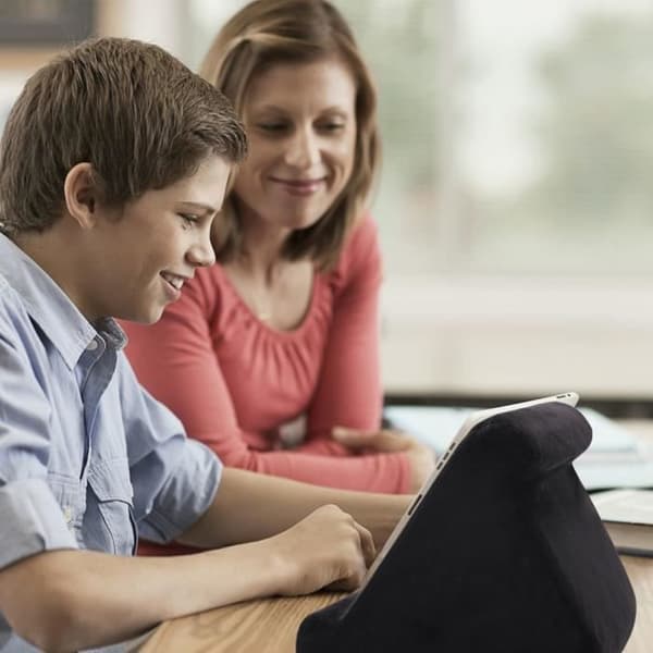 Universell stödkudde för surfplatta, padkudde med flera vinklar, kuddfäste för läsplattor, kompatibel med iPad.