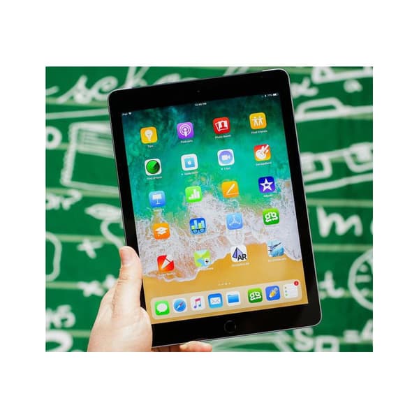 BEGAGNAD Apple iPad 6th gen 128GB 4G LTE Space Gray Grå Klass A