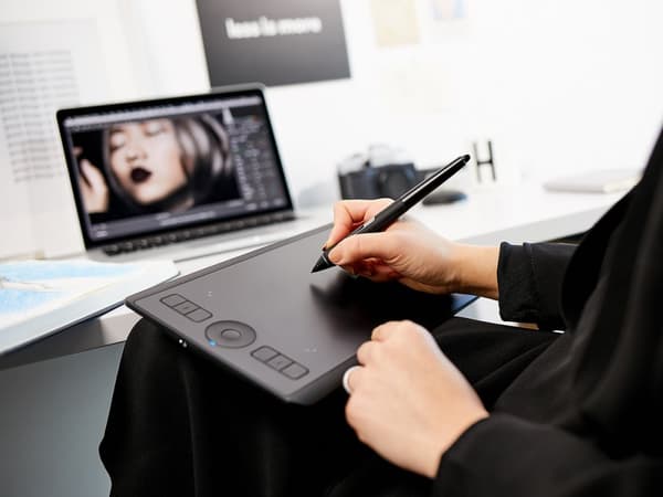 Graphic Tablet Wacom INTUOS pro S, Black