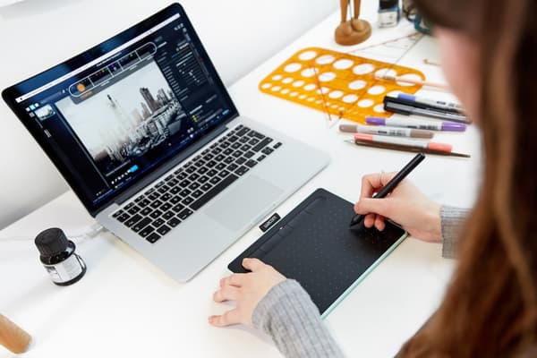 TABLETA grafica Wacom Intuos S, Bluetooth, Pistachio "CTL-4100WLE-N" (timbru verde 0.18 lei)