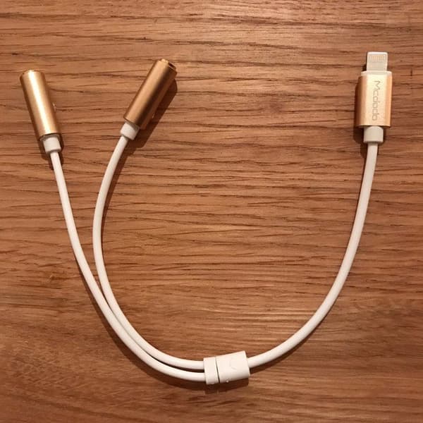 Mcdodo - PN-3080 - iPhone 7 Lightning hörlursdelare till DC3,5 mm Dual Audio Jack Adapter