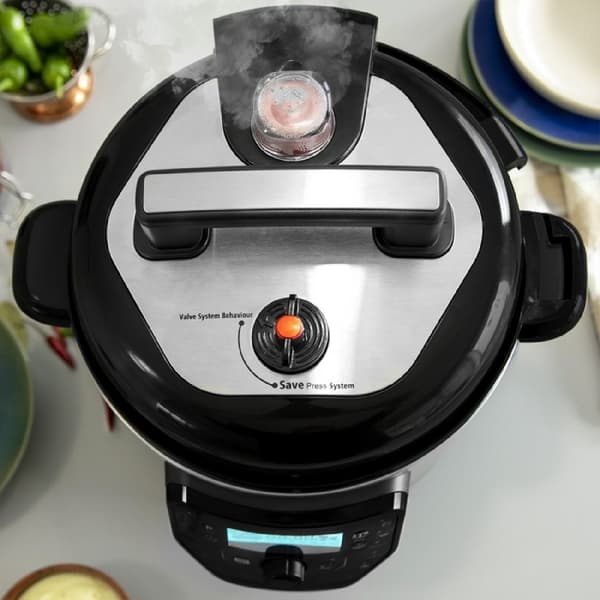 Cecotec 6-litre capacity programmable electric cooker with scale.
