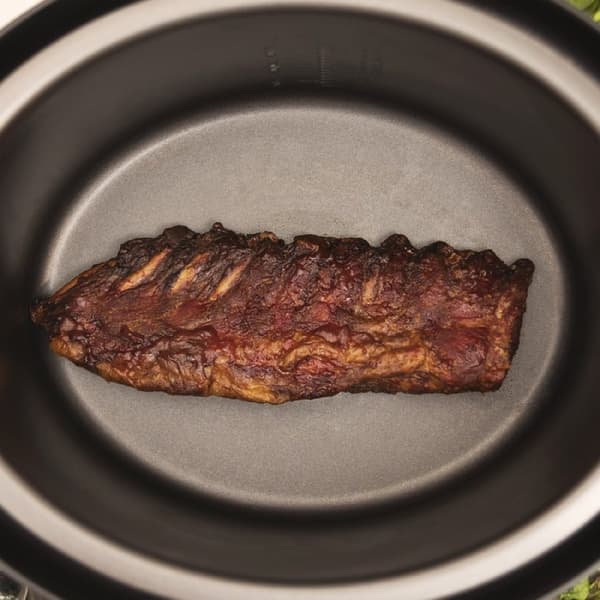 Cecotec Oval-shaped programmable electric cooker with capacity of 8 litres.