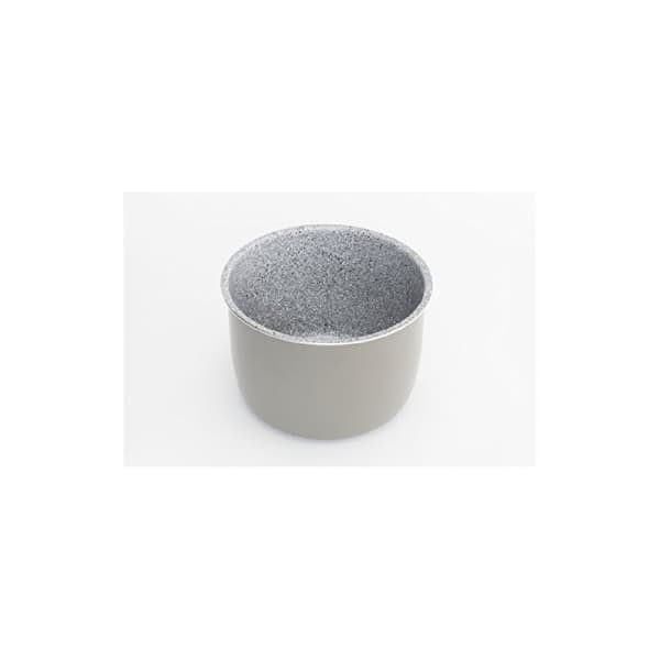 Cecotec 6-litre ceramic inner pot, extremely non-stick and PTFE-free.