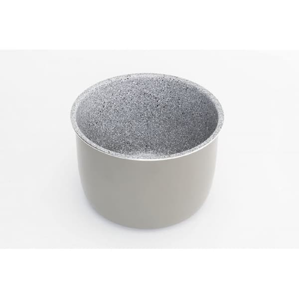 Cecotec 6-litre ceramic inner pot, extremely non-stick and PTFE-free.