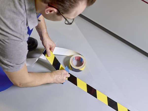 Golvtejp TESA Anti-Scratch 50mmx20m g/s