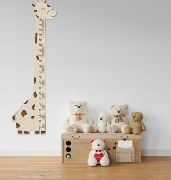 Trämått HÖJDMÅTT för barnvägg GIRAFFE gjord av plywood 150cm
