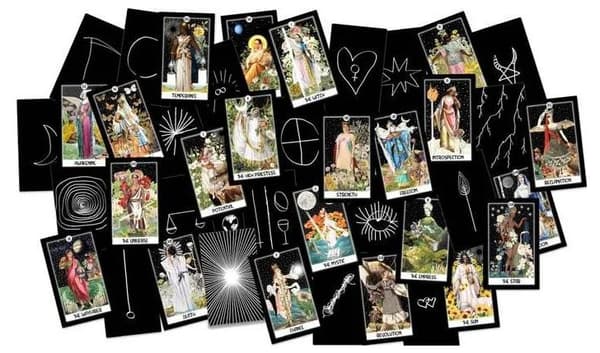 Intuitive Night Goddess Tarot