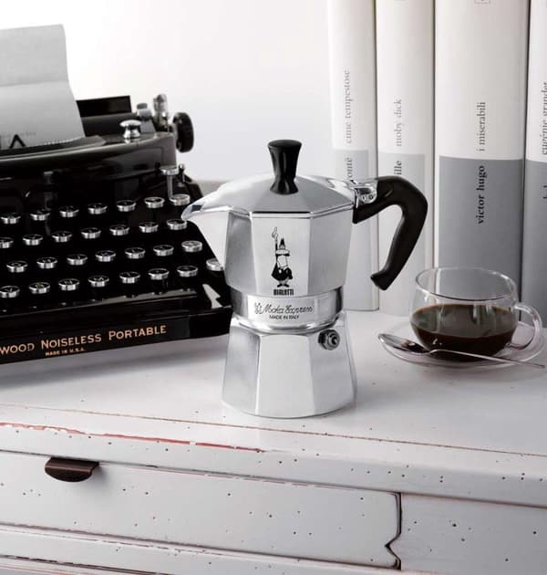 Bialetti Moka Express Moka kattila 0,2 L alumiinia, musta