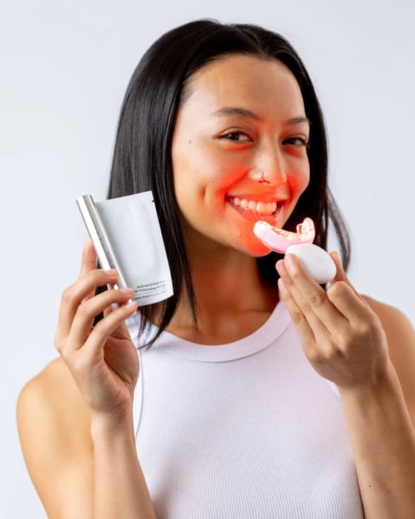 Spotlight Oral Care LED teeth whitening kit