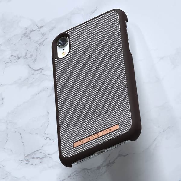 Nordic Elements Saeson Idun - iPhone XR stofcover (mørkebrunt mønster 1)
