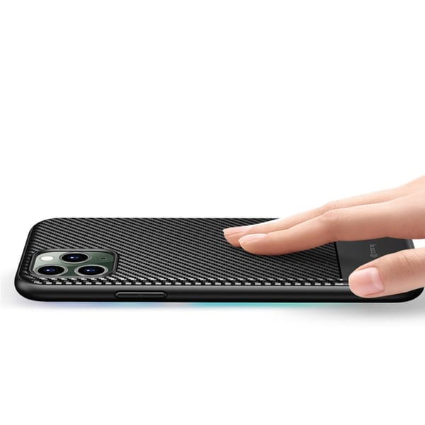 Crong Prestige Carbon -suojakuori - iPhone 11 Pro -kotelo (musta)