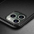 Pikkukuva 7 / 9: Crong Prestige Carbon -suojakuori - iPhone 11 Pro -kotelo (musta)