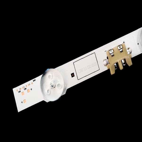 LED-taustavaloaukkosarja, 1150 mm pituus, 18 LED-helmeä, yhteensopiva useiden mallien kanssa