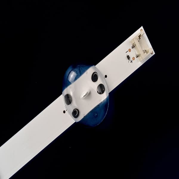 LED baggrundsbelysning, kompatibel med flere TV-modeller, nem at installere