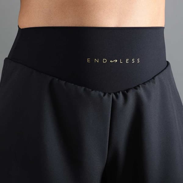 Endless Court Shorts  M Kvinna