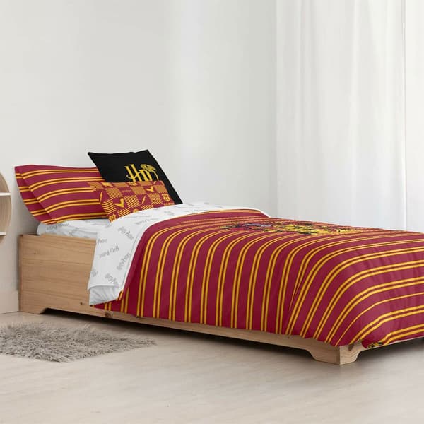 Play Fabrics Nordic Case Med Bomuldsknapper Til Gryffindor Shield 105 180x240 Cm Seng