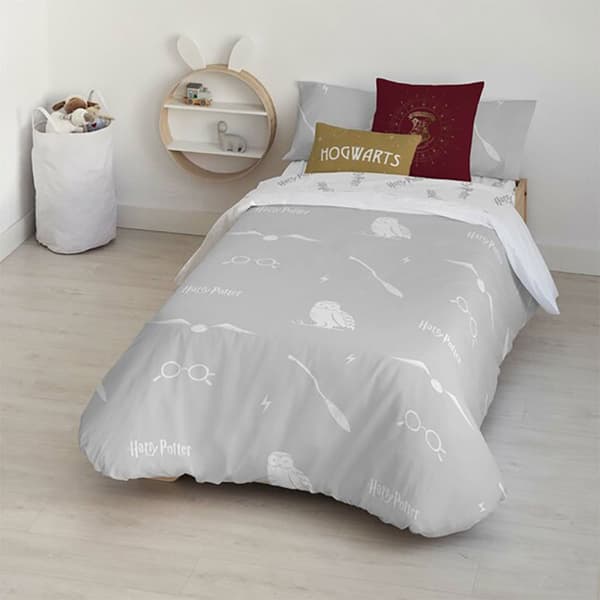 Play Fabrics Dynetæppe Med Knapper Harry Potter Universe Til 90 Seng 155x220 Cm