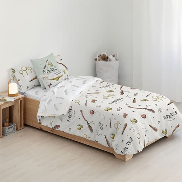 Play Fabrics Dynetæppe Med Knapper Quidditch Barn Til 90 Seng 155x220 Cm