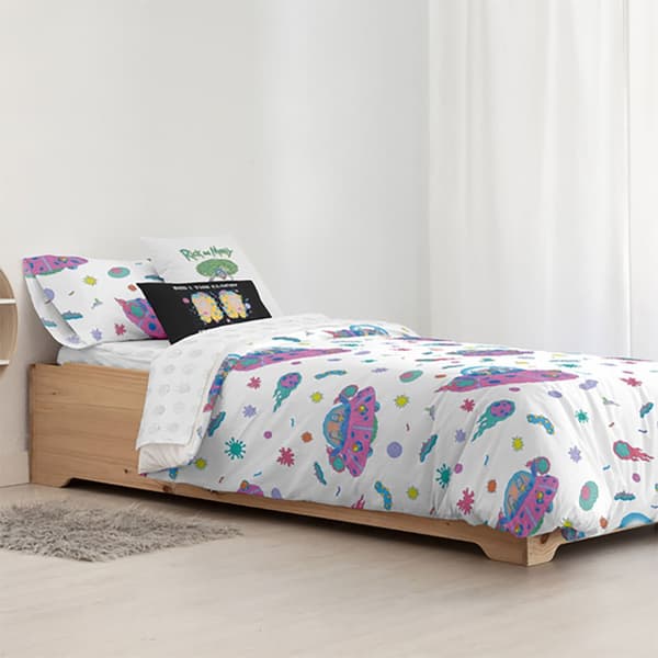 Play Fabrics Påslakan Med Knappar Universum Rick Och Morty Till 90 Säng 155x220 Cm