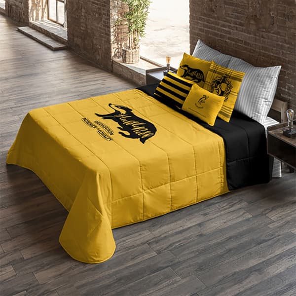 Play Fabrics Dynetæppe Hufflepuff Værdier ??til Seng 135 250g 235x270 Cm