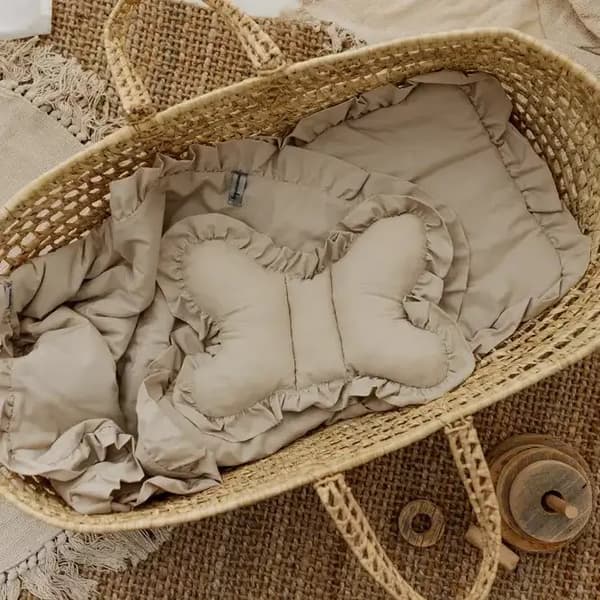 Sæt til en klapvogn med flæse, lys beige
