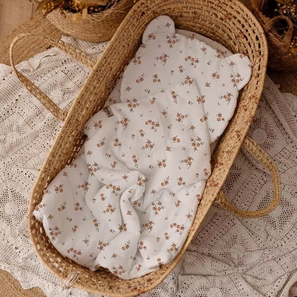 Muslin sengesæt til børn 65x100 små brune blomster