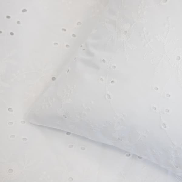 Sengetøj | LILITH | percale broderet hvid PREMIUM | 220x200 + 2*50x60cm | 880846