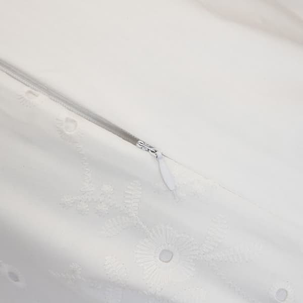 Sengetøj | LILITH | percale broderet hvid PREMIUM | 220x200 + 2*50x60cm | 880846
