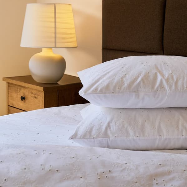 Sengetøj | LILITH | percale broderet hvid PREMIUM | 220x200 + 2*50x60cm | 880846